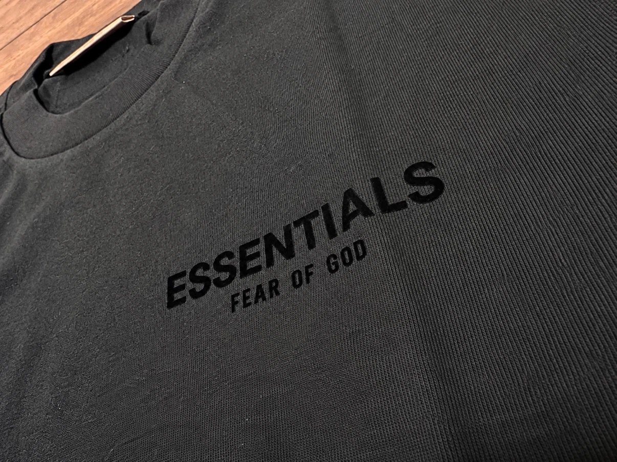 Essentials Fear of God Black T-Shirt - photo 4