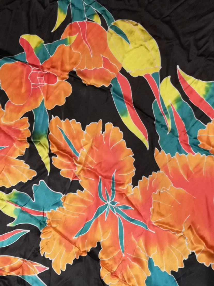 Floral Print Silk shawl (100% pure silk)