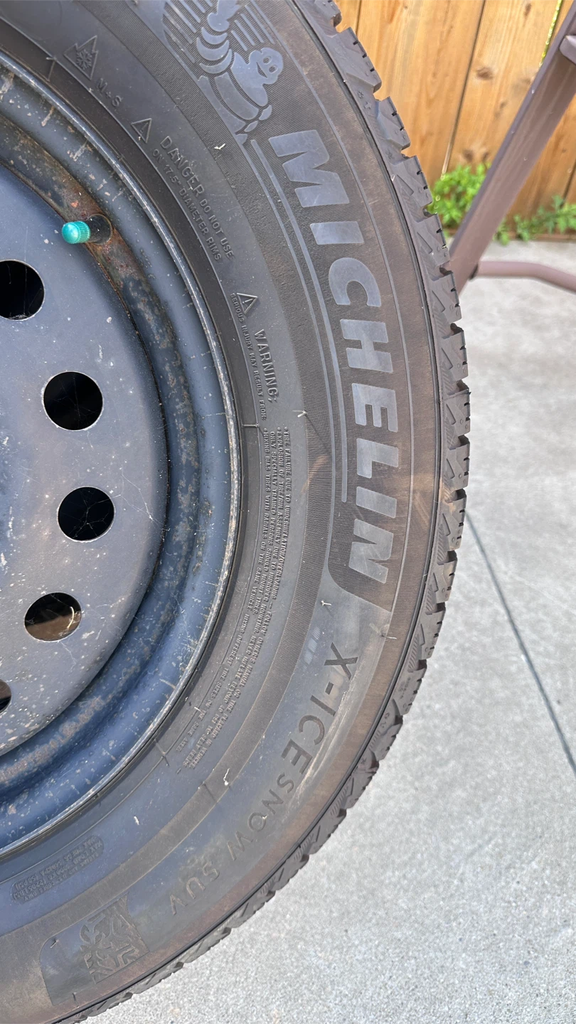 Set of 4 Michelin X-Ice Snow SUV Tires 235/65 R17 - photo 3