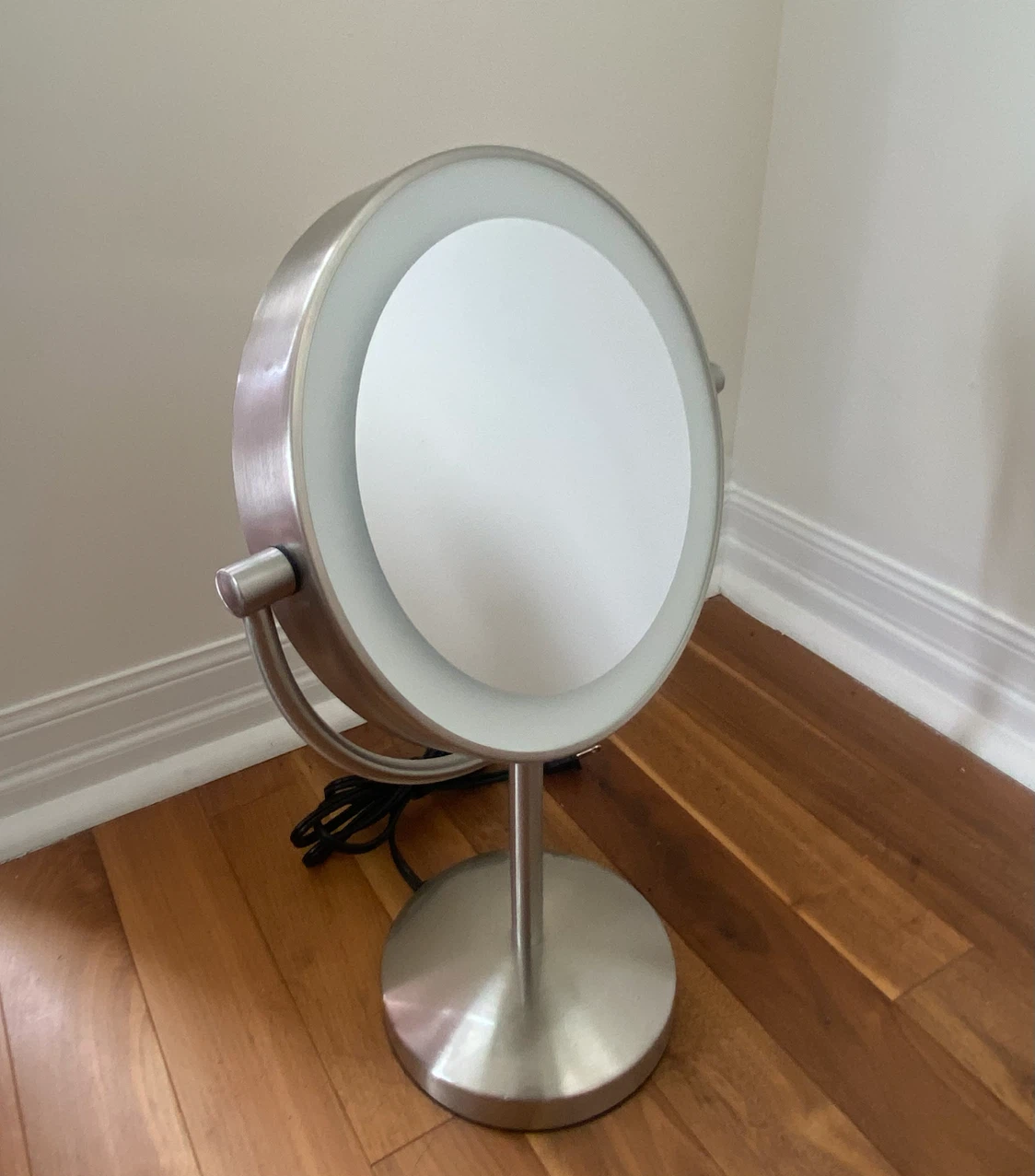 Conair LED Lighted Vanity Mirror with Dual Magnification - photo 2