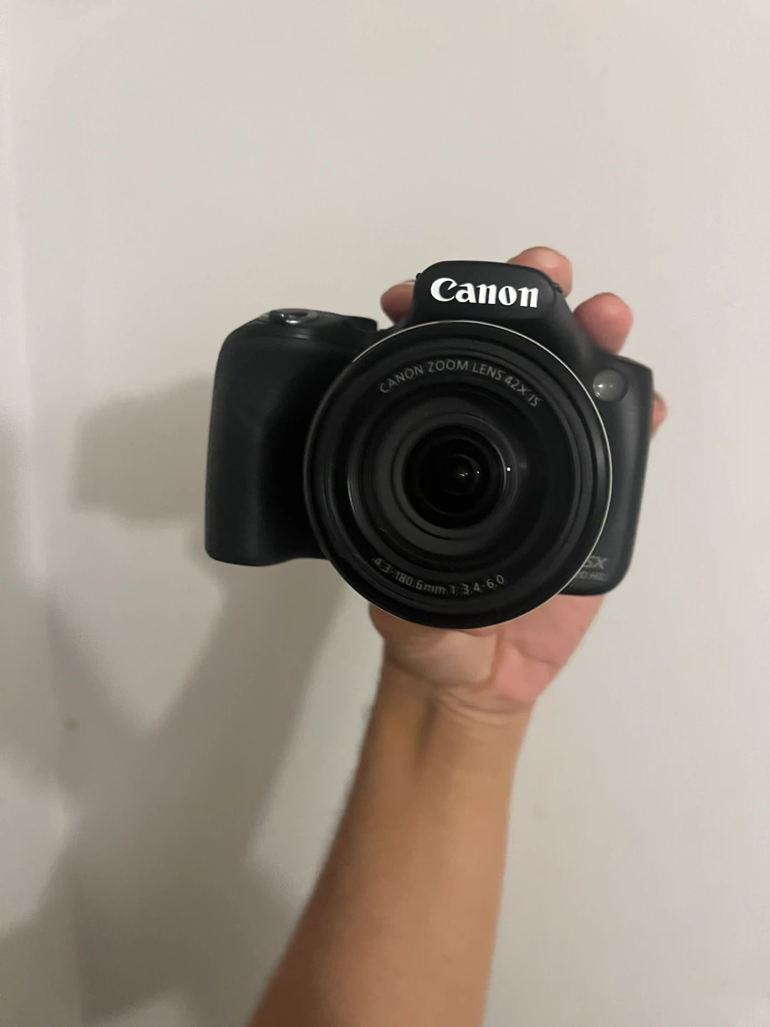 Canon PowerShot SX520 HS with charger and 32gb memory card