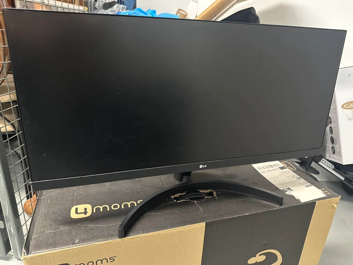 LG 29WL500 29” UltraWide Monitor