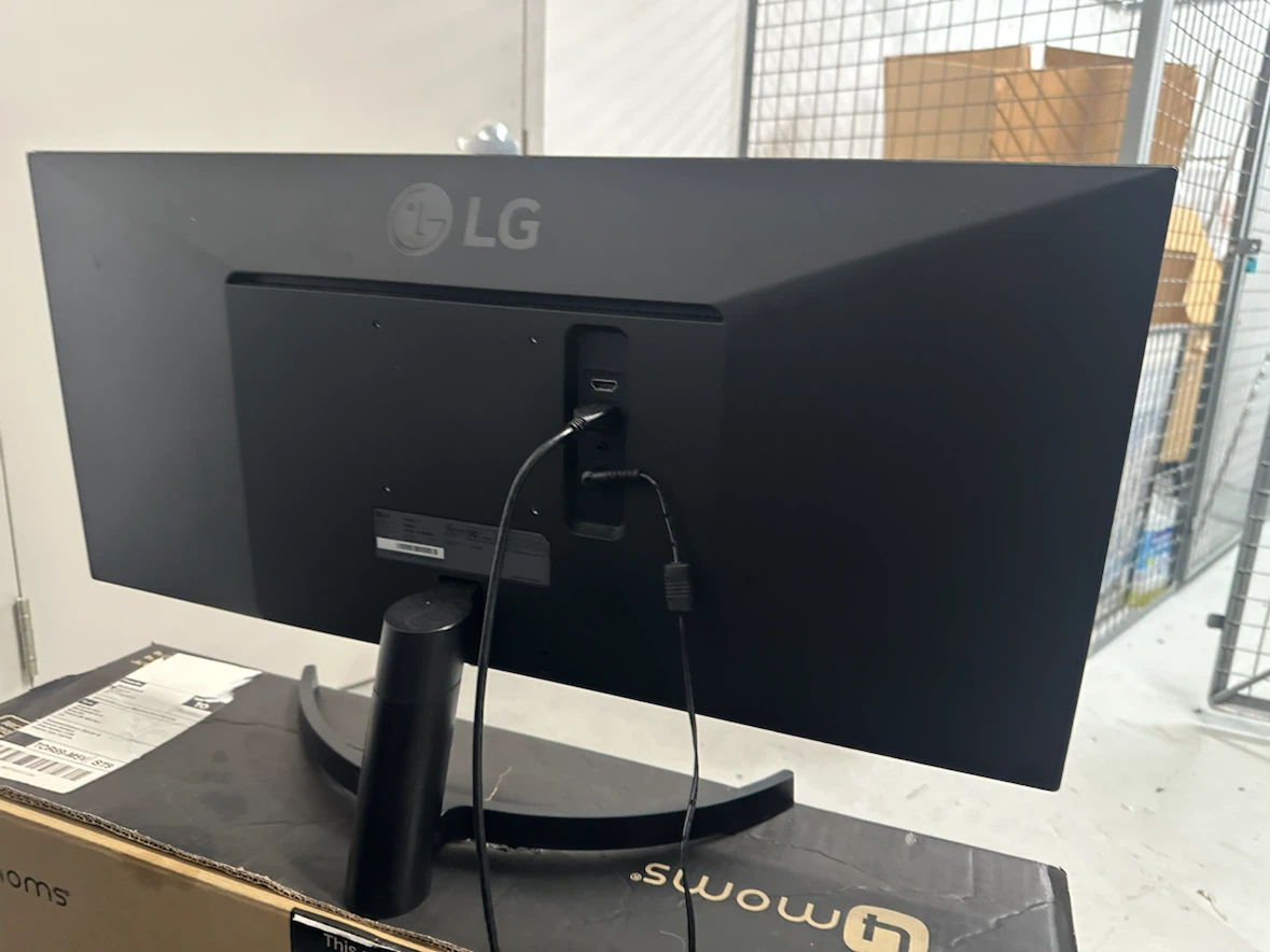 LG 29WL500 29” UltraWide Monitor - photo 2