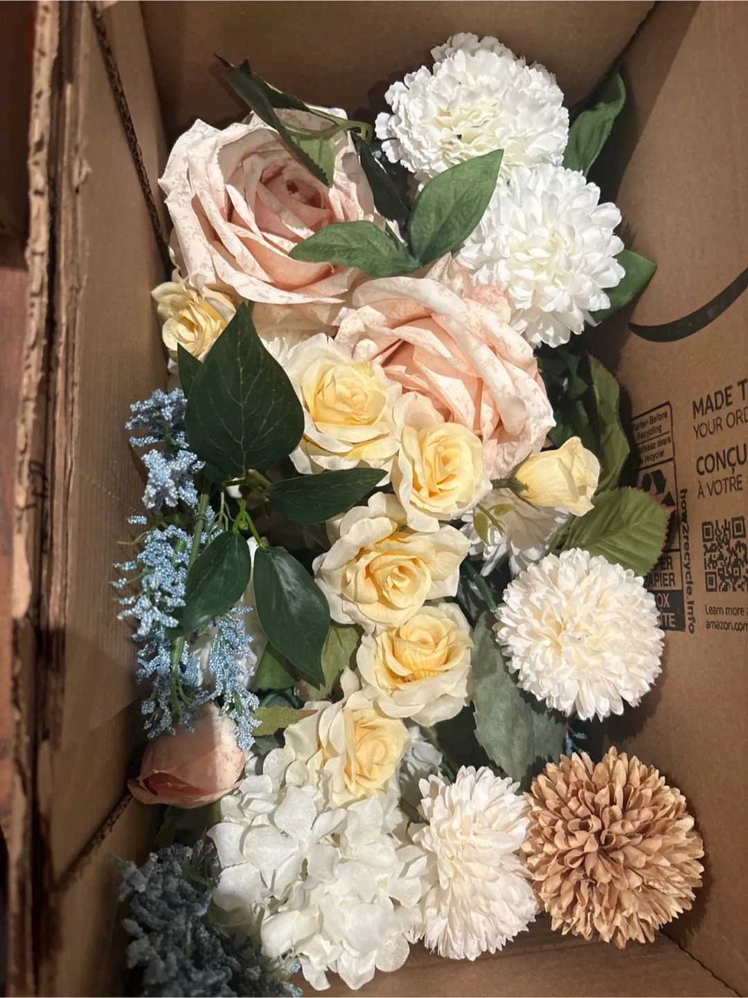 2 faux Flower Arrangements & matching loose flowers - photo 2