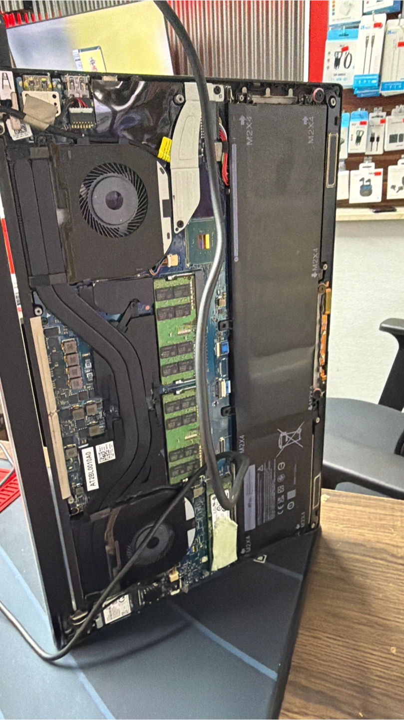 Dell XPS 15 Laptop Intel Core i9 8th Gen for parts only - photo 3