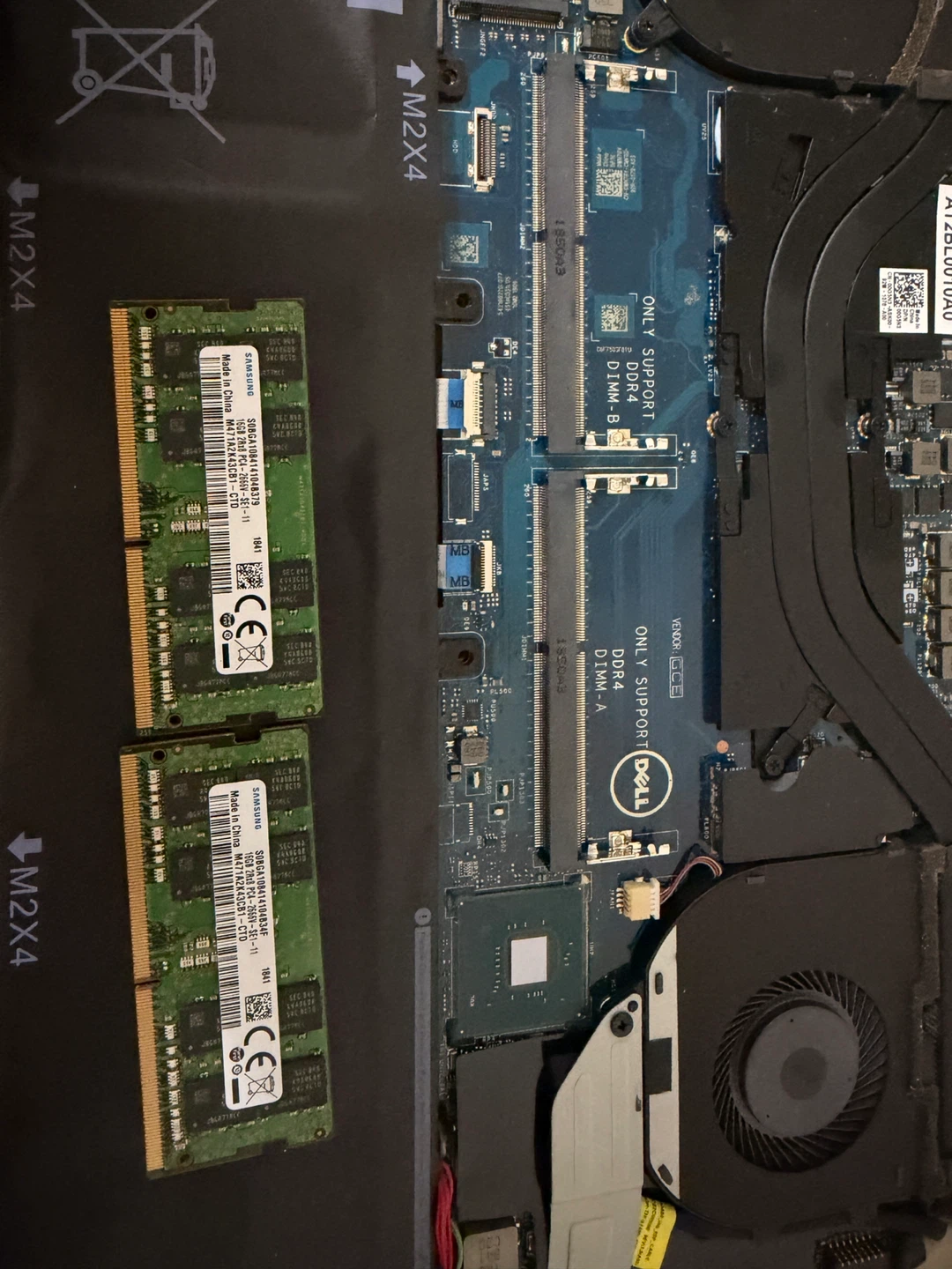 Dell XPS 15 Laptop Intel Core i9 8th Gen for parts only - photo 4