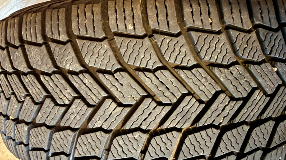 Michelin Winter Tire on Steel Rim - photo 3