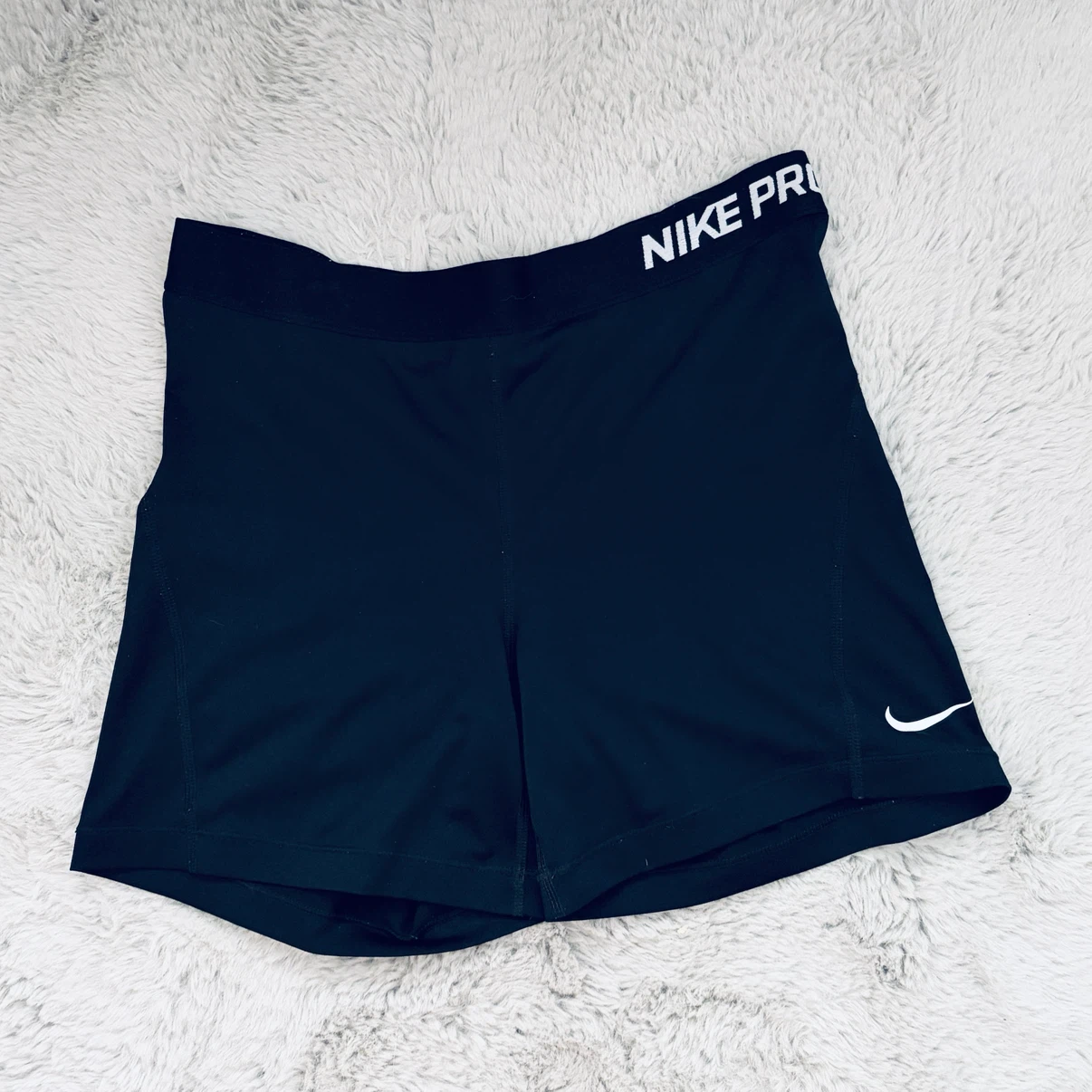 Nike Pro women’s running / bike athletic shorts size L