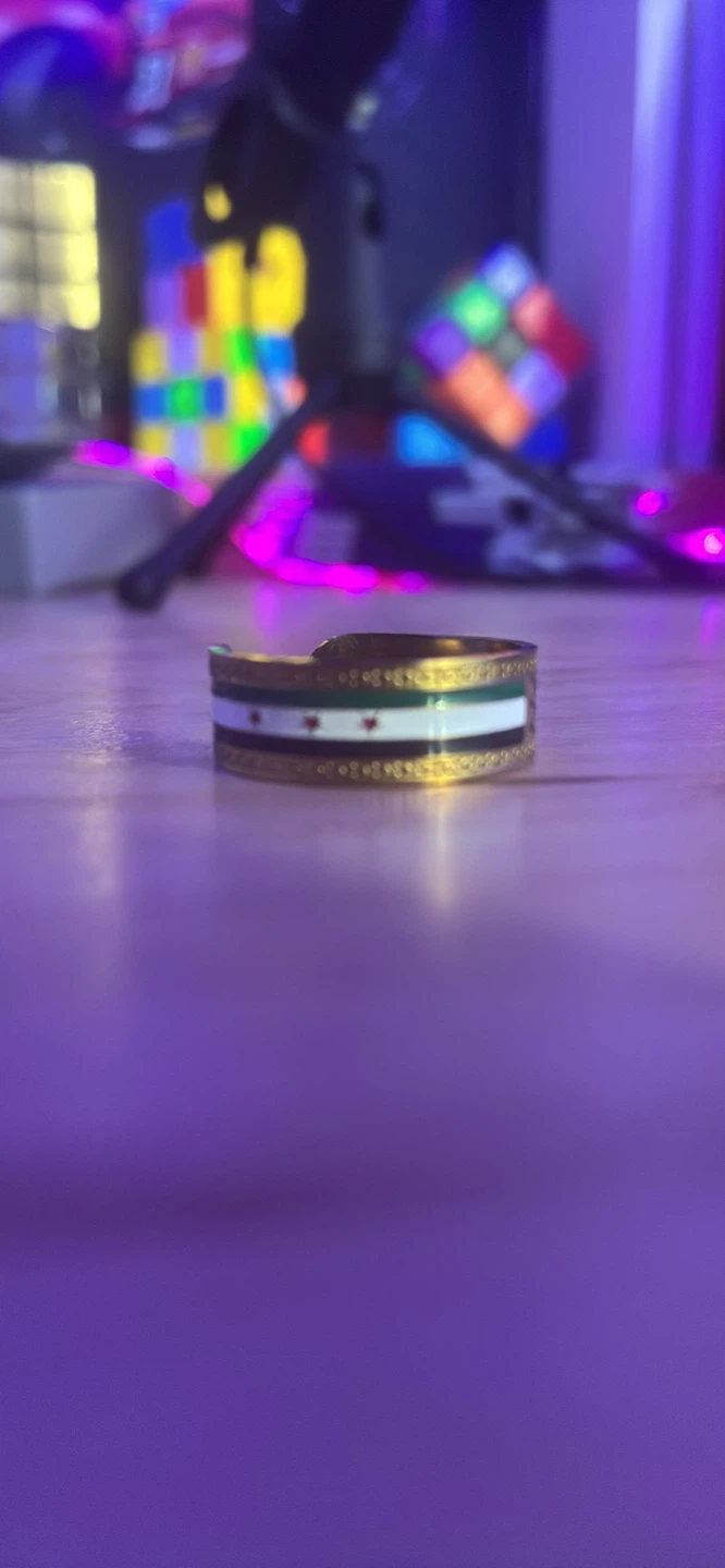 Syrian flag gold tone band ring - photo 3