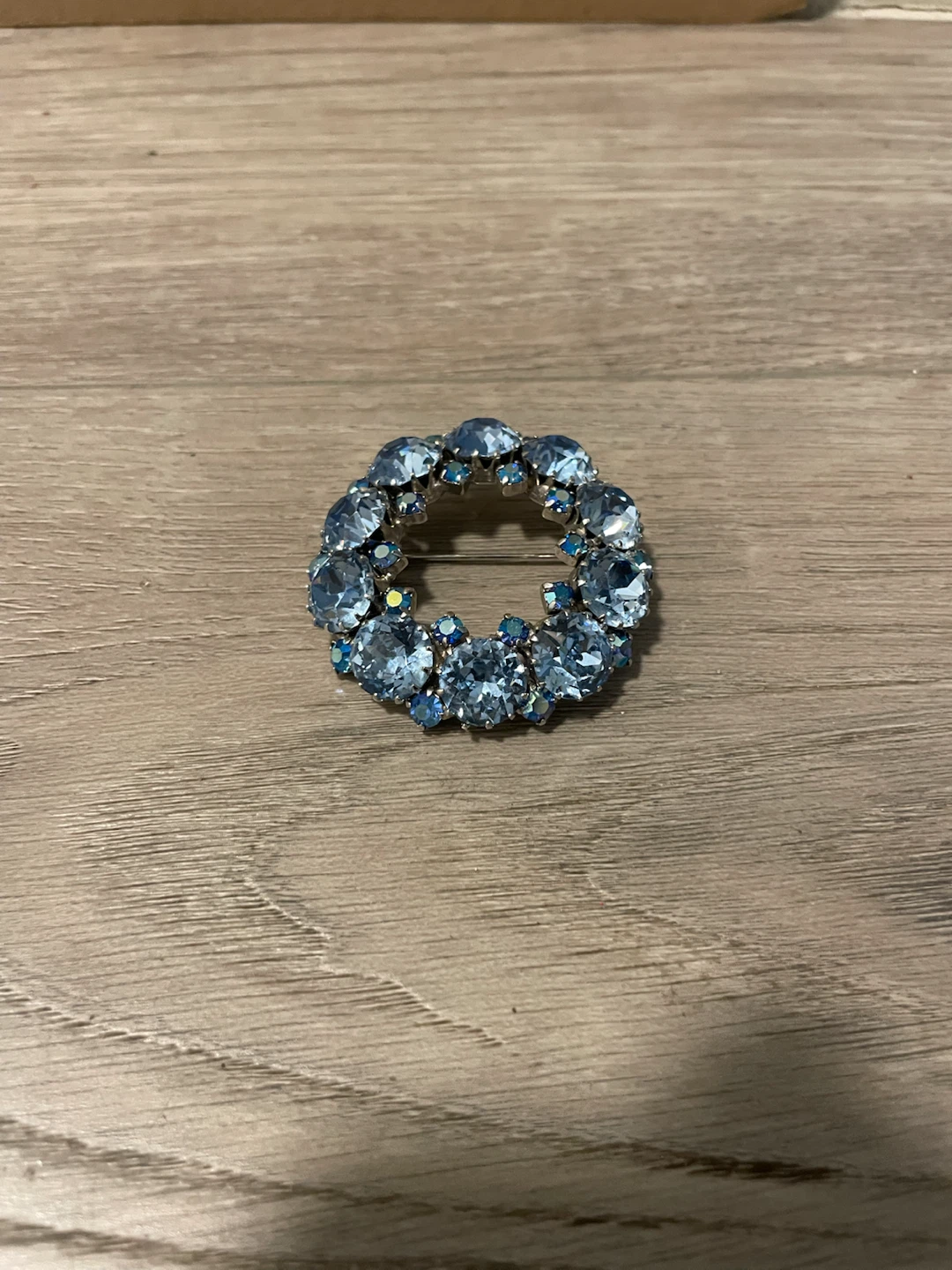 Vintage Swarovski Blue Crystal Wreath Brooch - photo 3