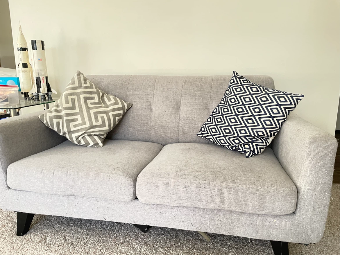 Light grey love seat and matching accent chair set - photo 2