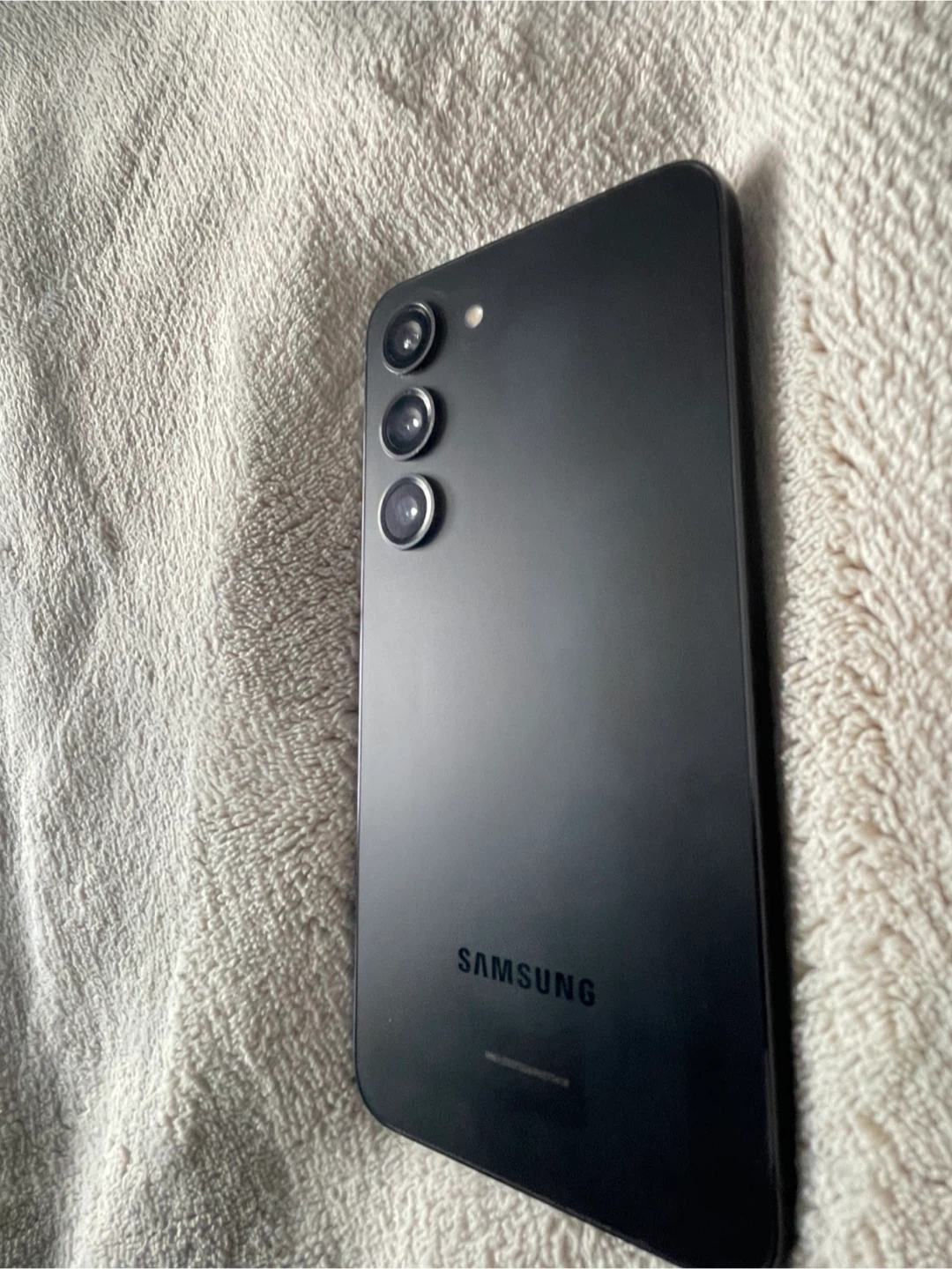 Galaxy S23 - photo 2
