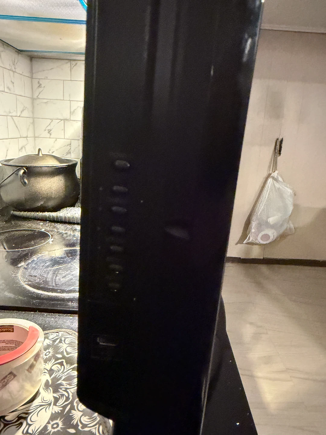 Toshiba 26C100U1 26-inch LCD TV - photo 4