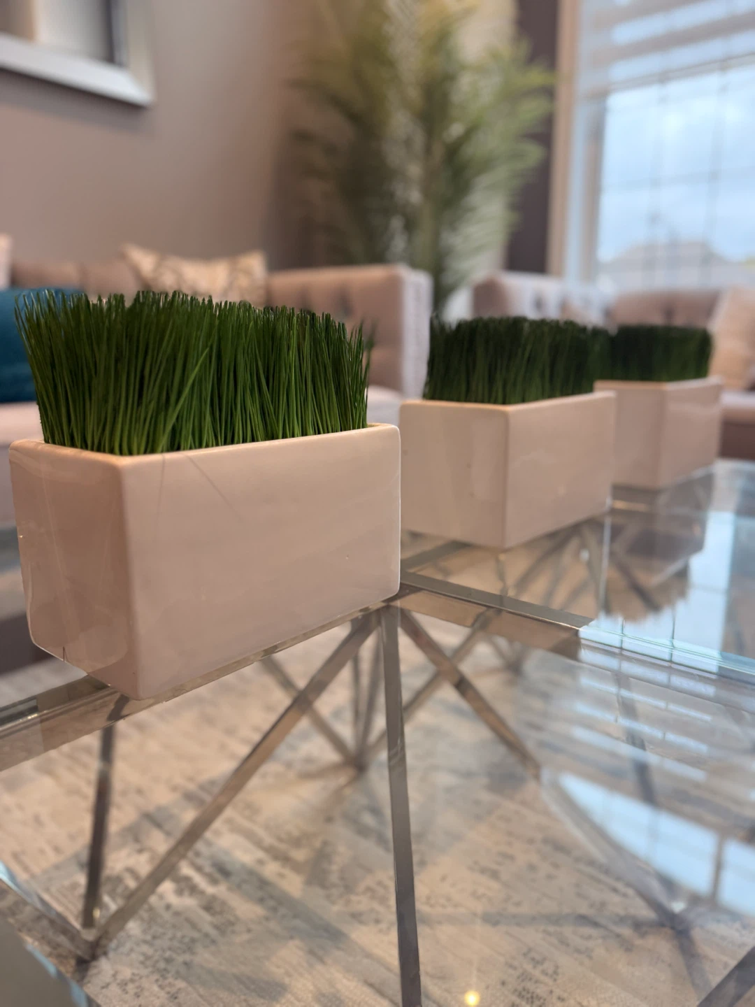 Set of 3 White Ceramic Planters with Realistic Artificial Grass - photo 3