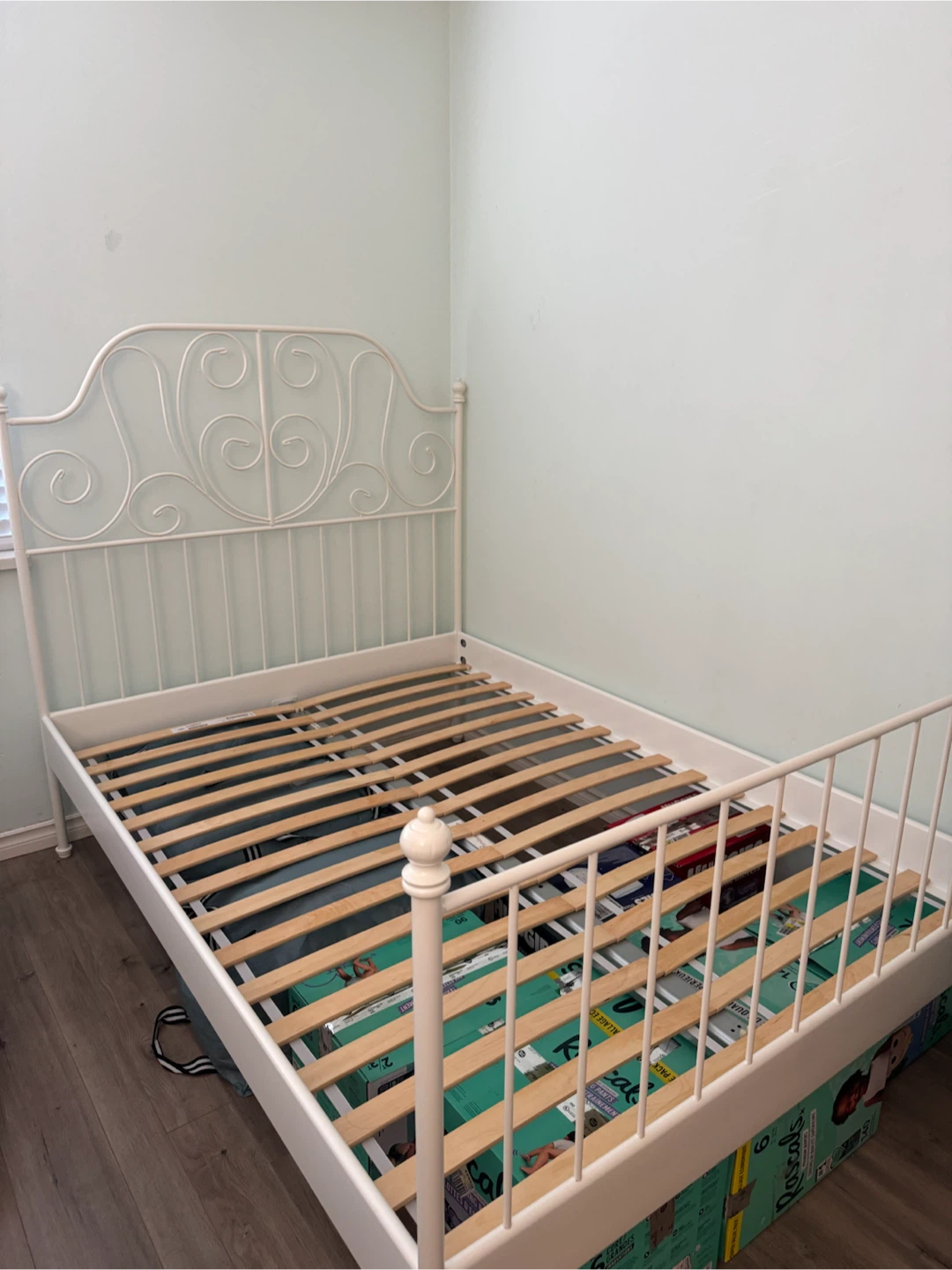 White Metal Frame Bed and mattress - photo 2