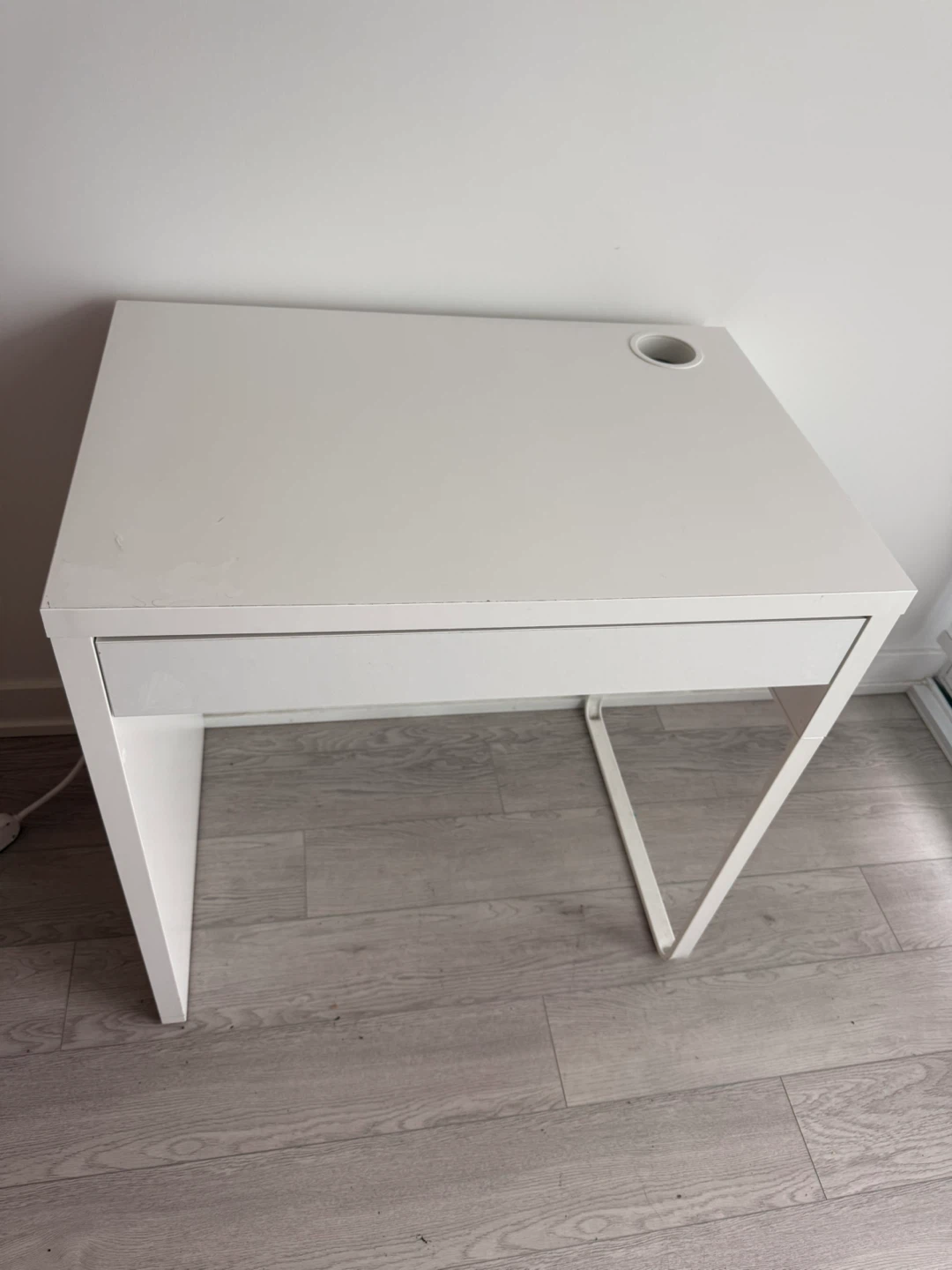 IKEA MICKE white desk 73x50 cm + IKEA black office chair - photo 5