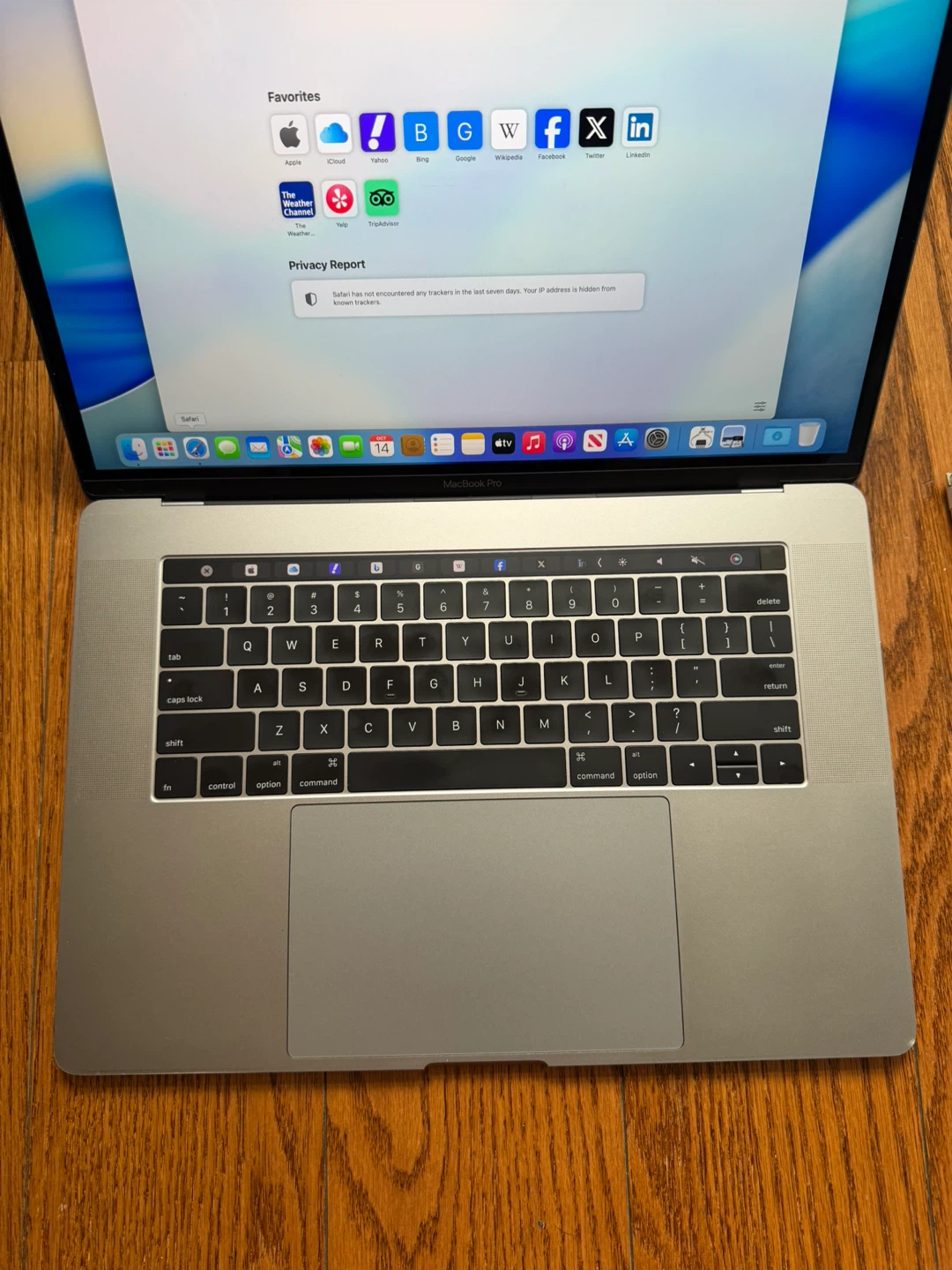 Apple MacBook Pro 2018 15 inch 16GB RAM 256GB SSD Good Battery - photo 2