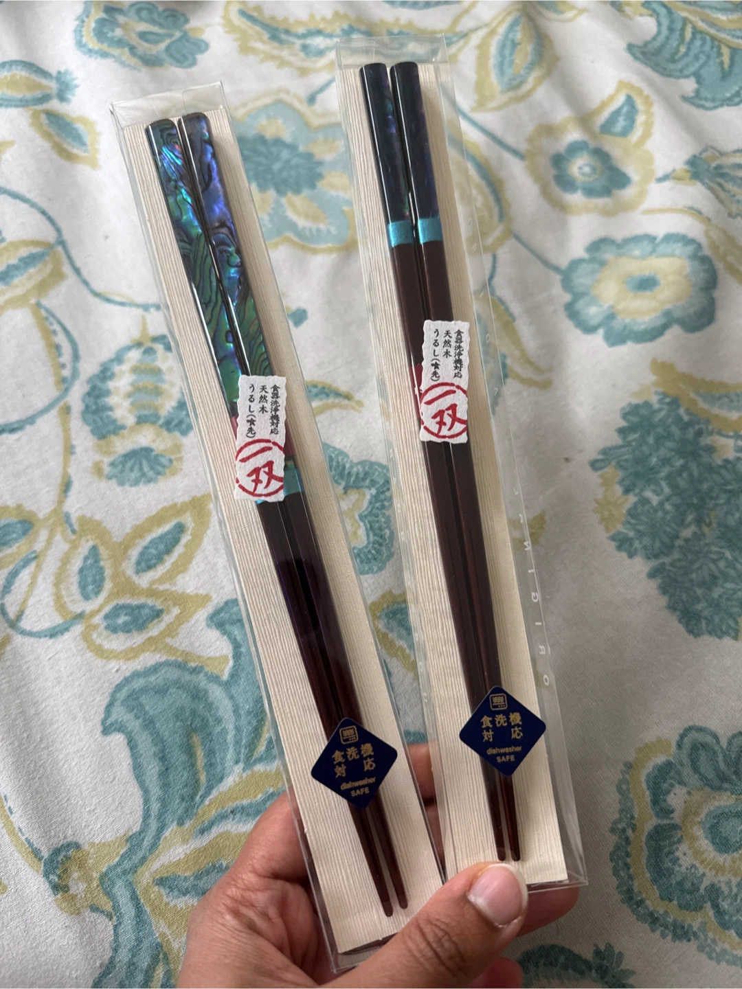 Two pairs of new Japanese Ishu wooden chopsticks