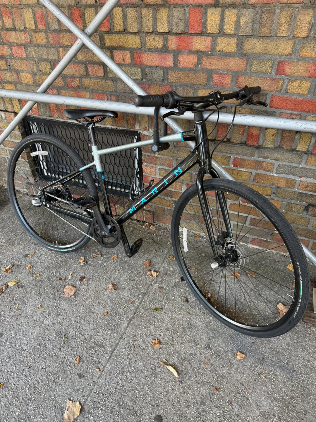 Marin Hybrid Bike with Disc Brakes - photo 2