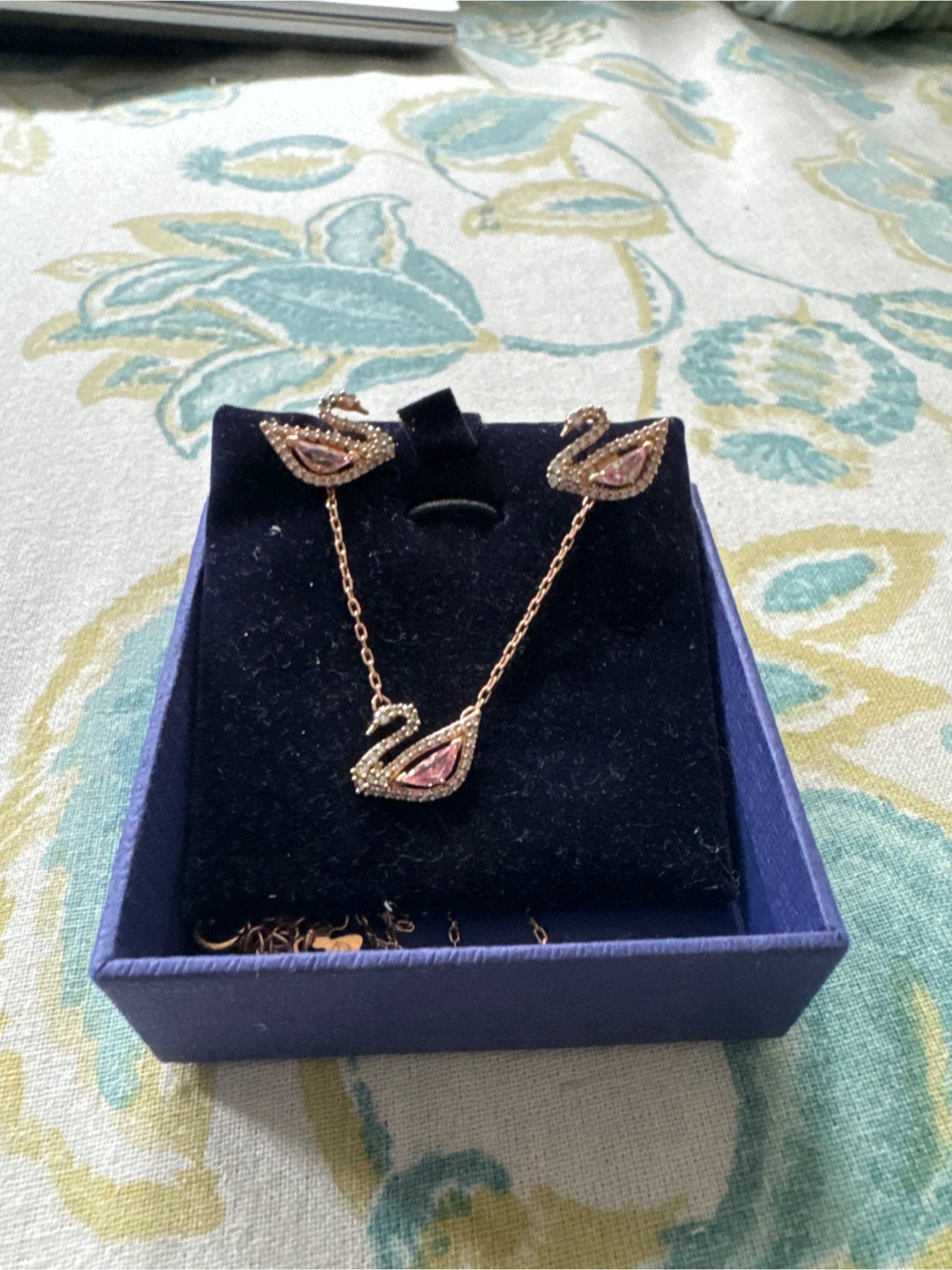 Swarovski Swan Necklace set, Pink, 18K Rose Gold Finish