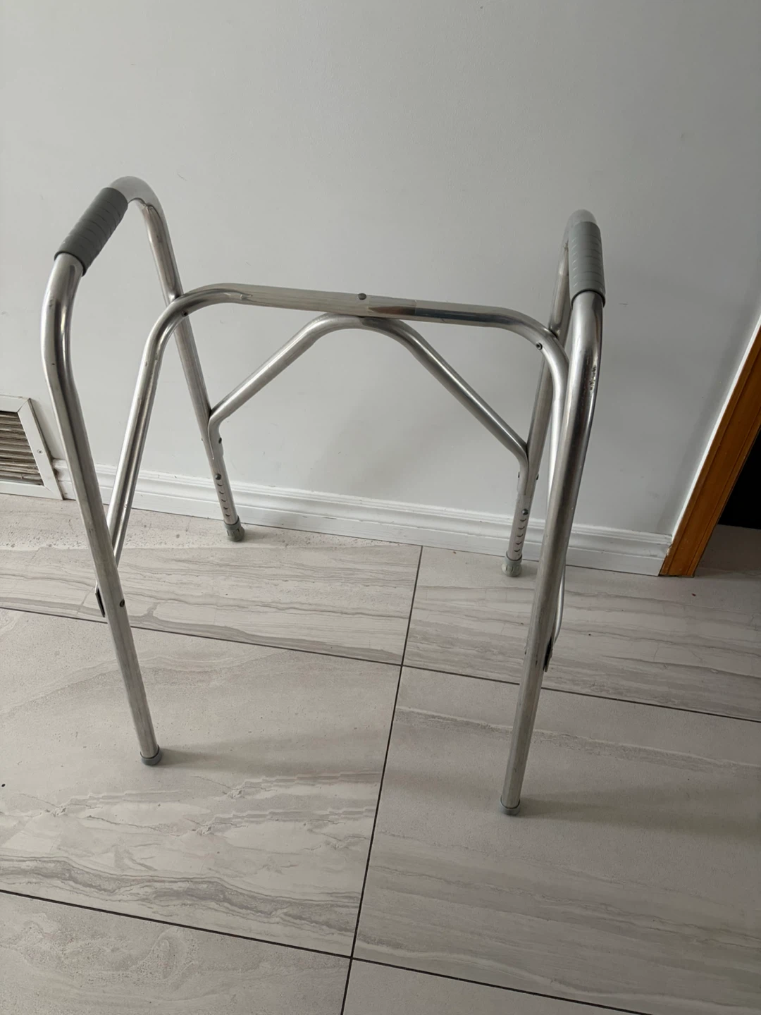 Height Adjustable Aluminum Medical Walker