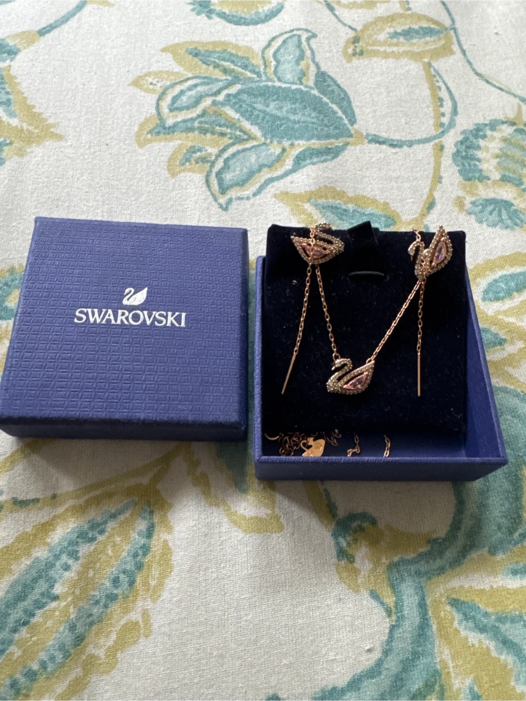 Swarovski Swan Necklace set, Pink, 18K Rose Gold Finish - photo 3