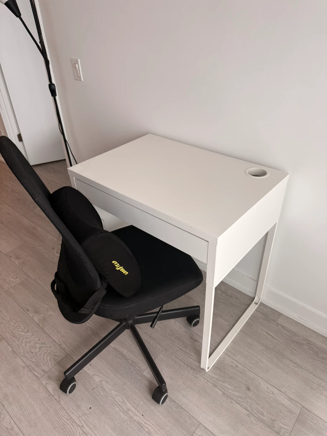 IKEA MICKE white desk 73x50 cm + IKEA black office chair