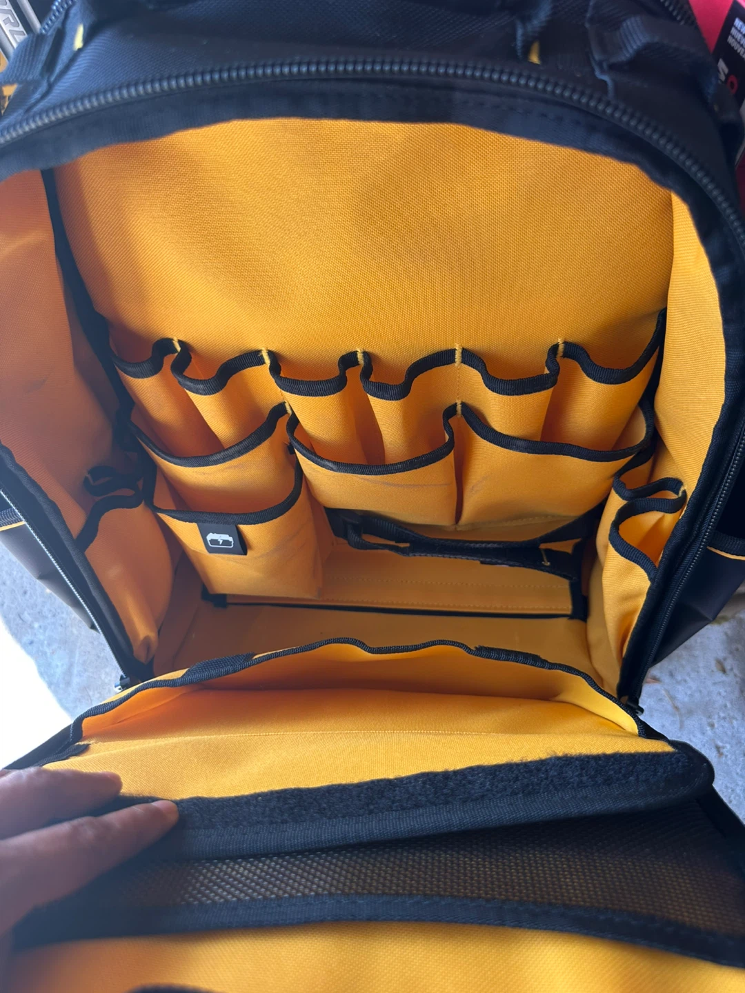 DeWalt Hybrid Tool Backpack - photo 4