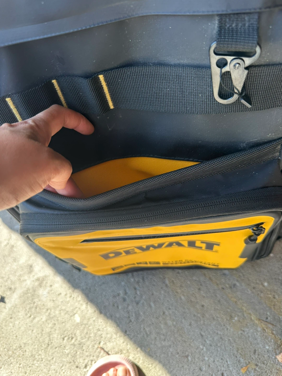 DeWalt Rolling Tool Backpack - photo 3
