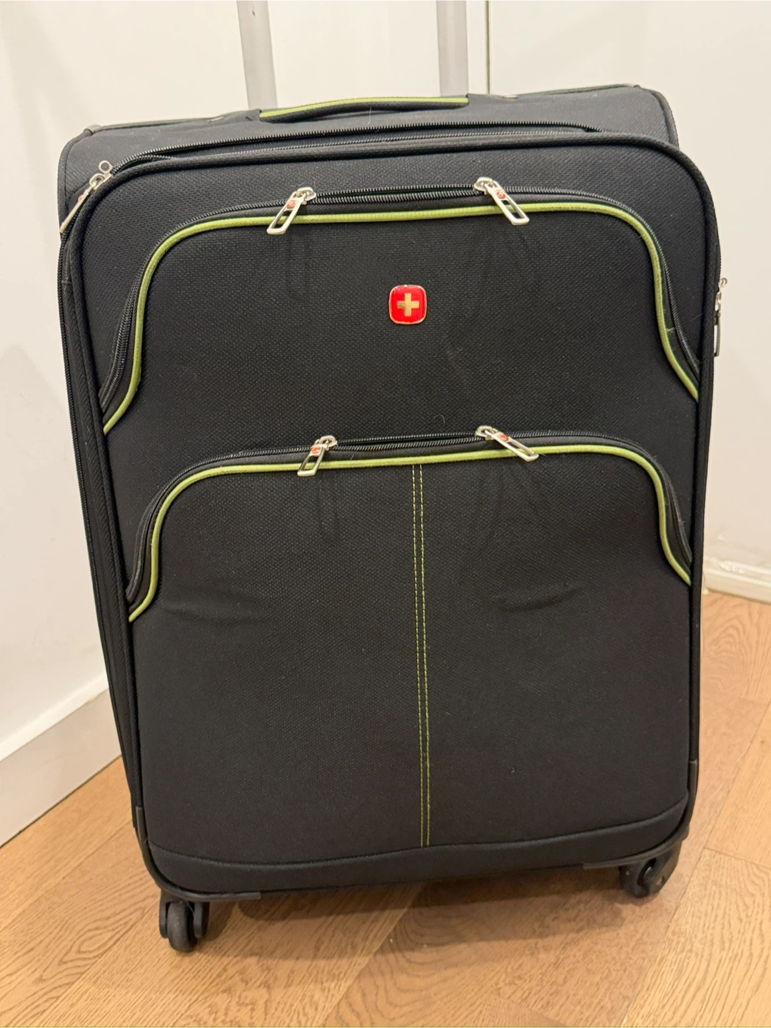 SwissGear Spinner Luggage Black and Lime