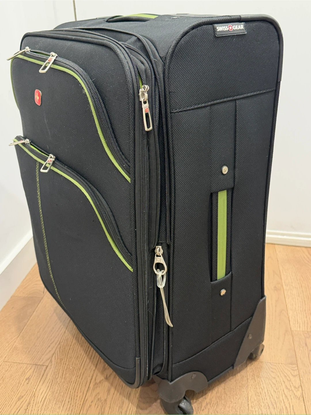 SwissGear Spinner Luggage Black and Lime - photo 5