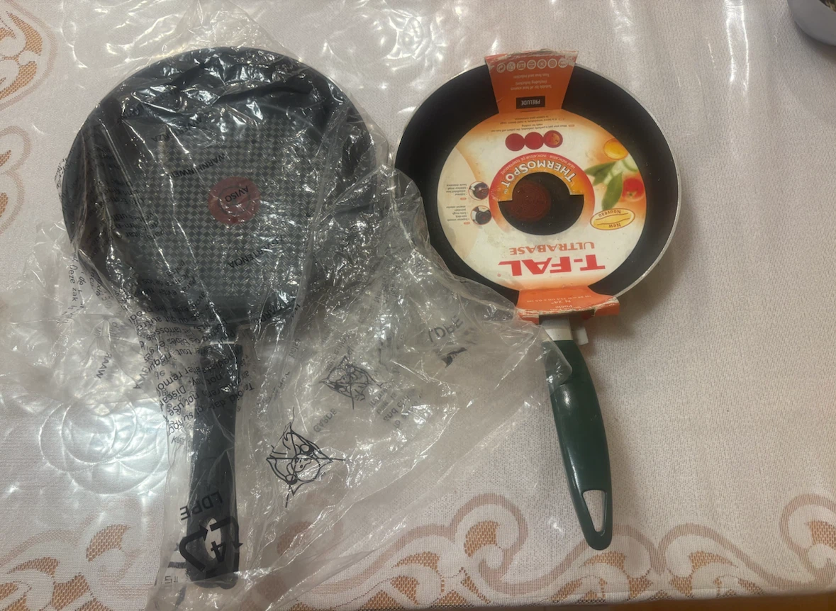 2 T-fal pans (Both never used, Both together for $5)