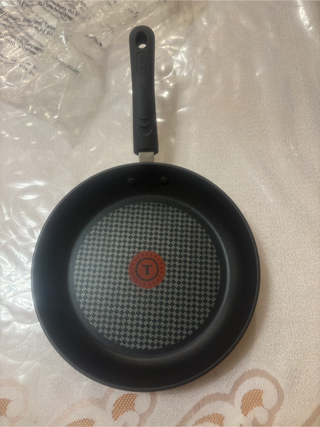 2 T-fal pans (Both never used, Both together for $5) - photo 3
