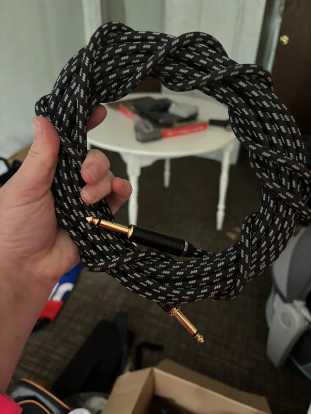 electric guitars, bass guitar standard ¼-inch audio connectors