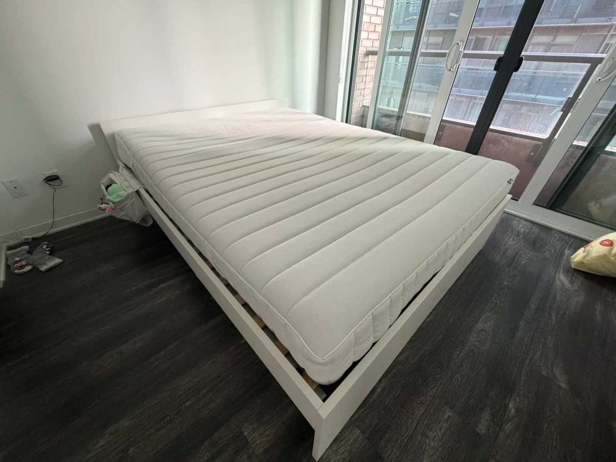 Queen Size Mattress - Medium Firm - photo 3