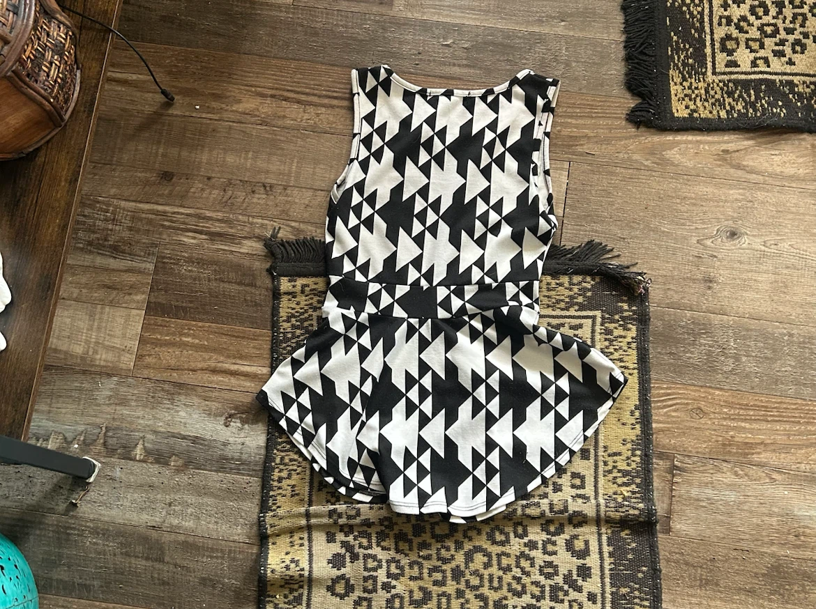 Suzy Shier Sleeveless Peplum Top - photo 2
