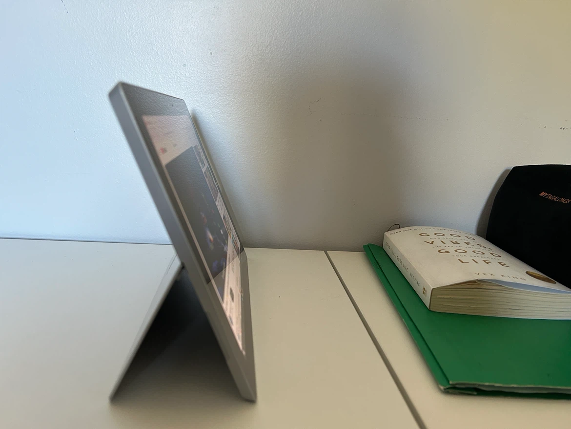 Microsoft Surface Tablet - photo 2