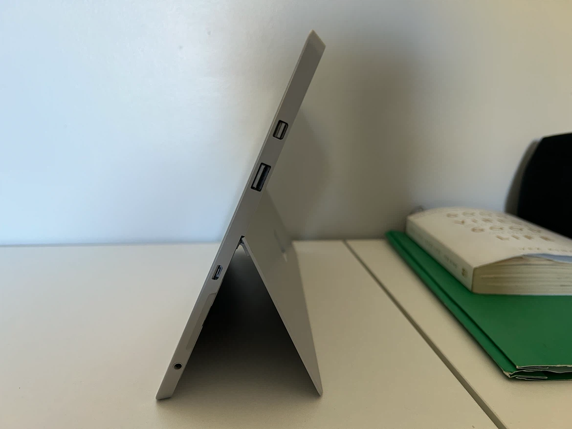 Microsoft Surface Tablet - photo 3