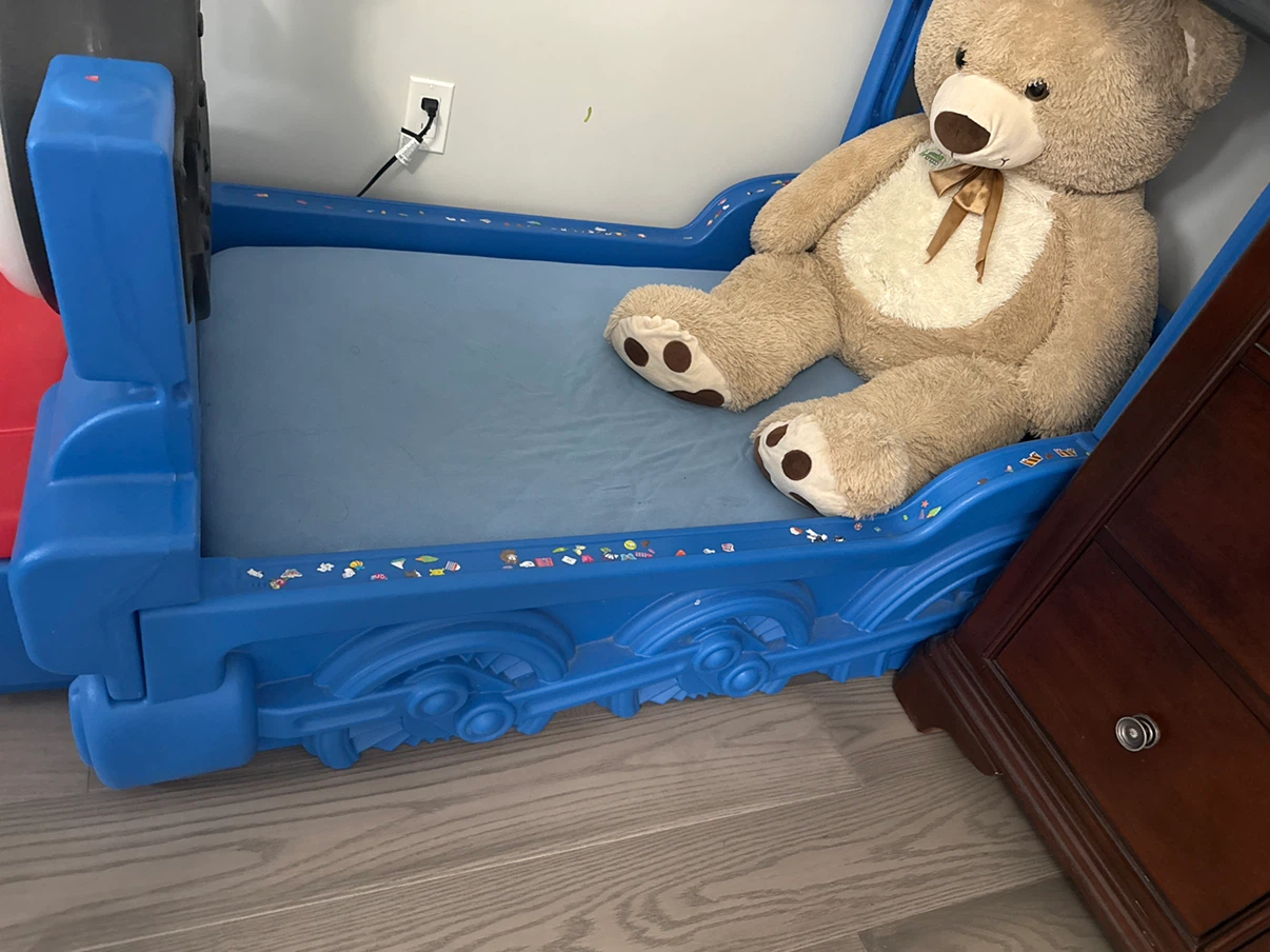 Little Tikes Thomas the Tank Engine Toddler Bed - photo 3