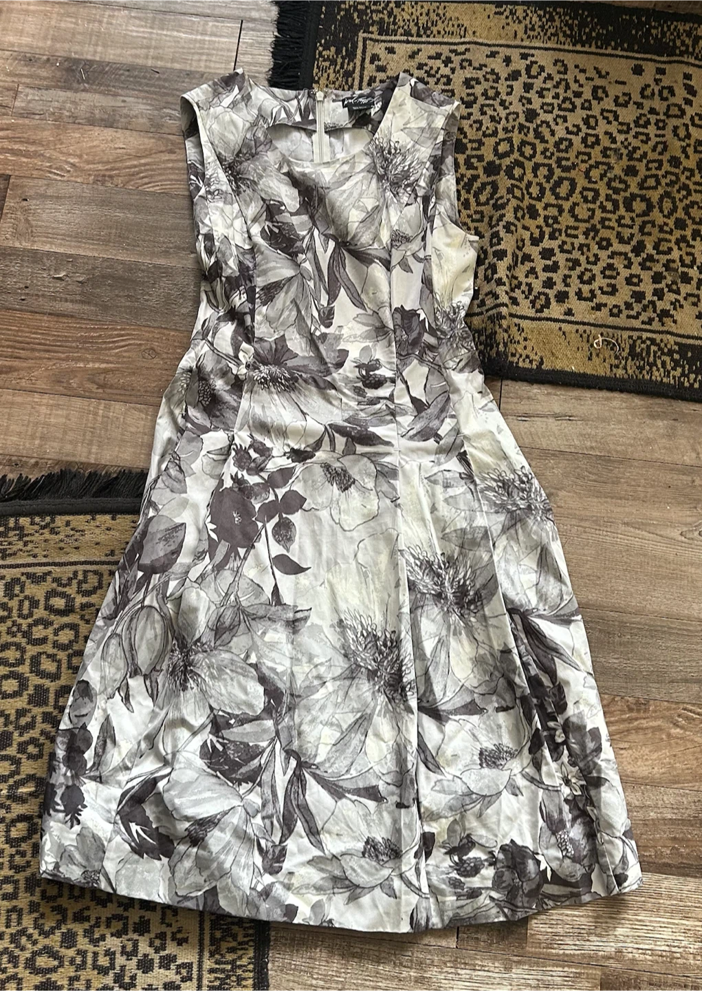 Lord & Taylor Floral Sleeveless Dress - Size 2