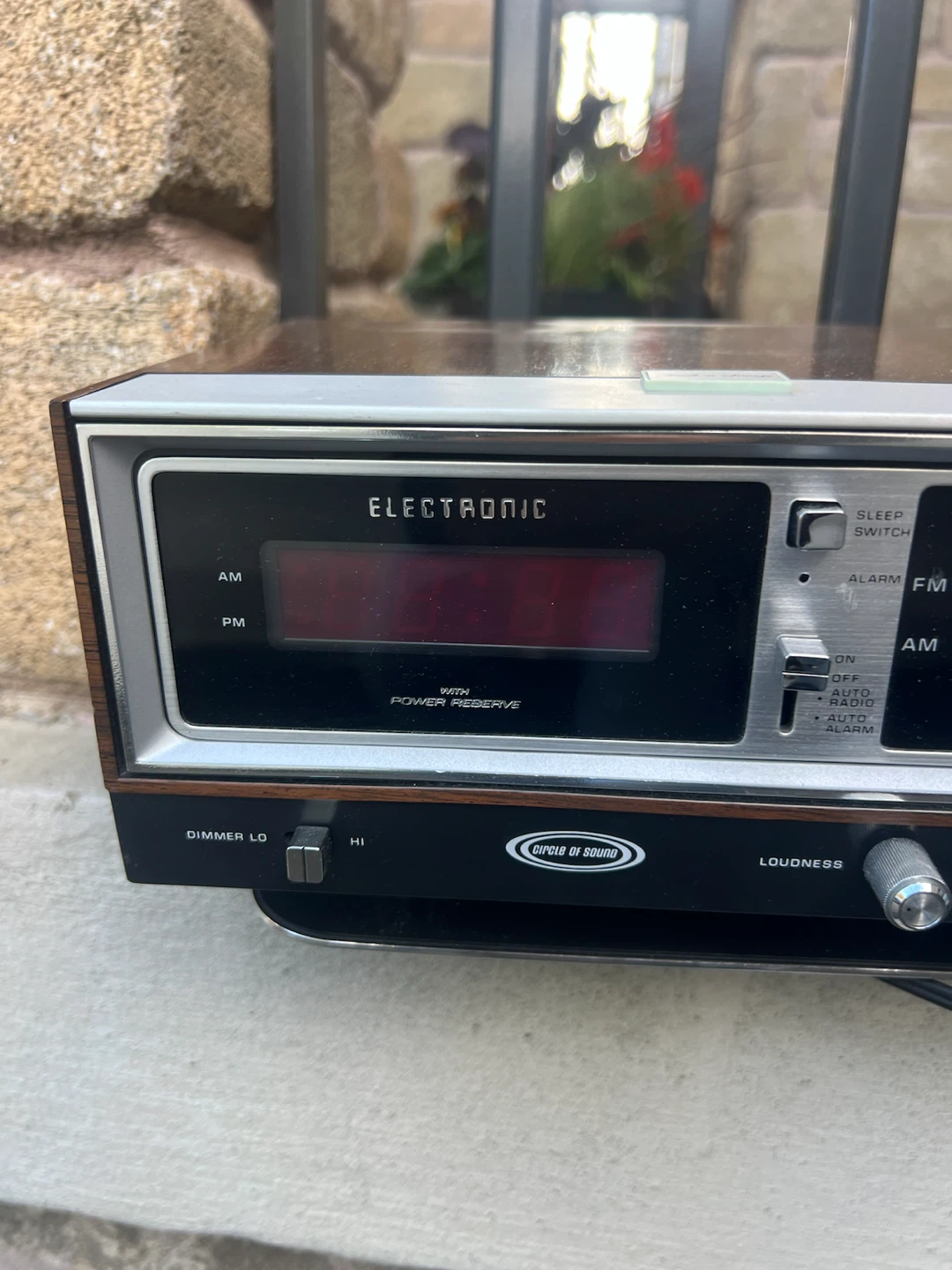 Vintage Zenith Circle of Sound AM/FM Radio - photo 2