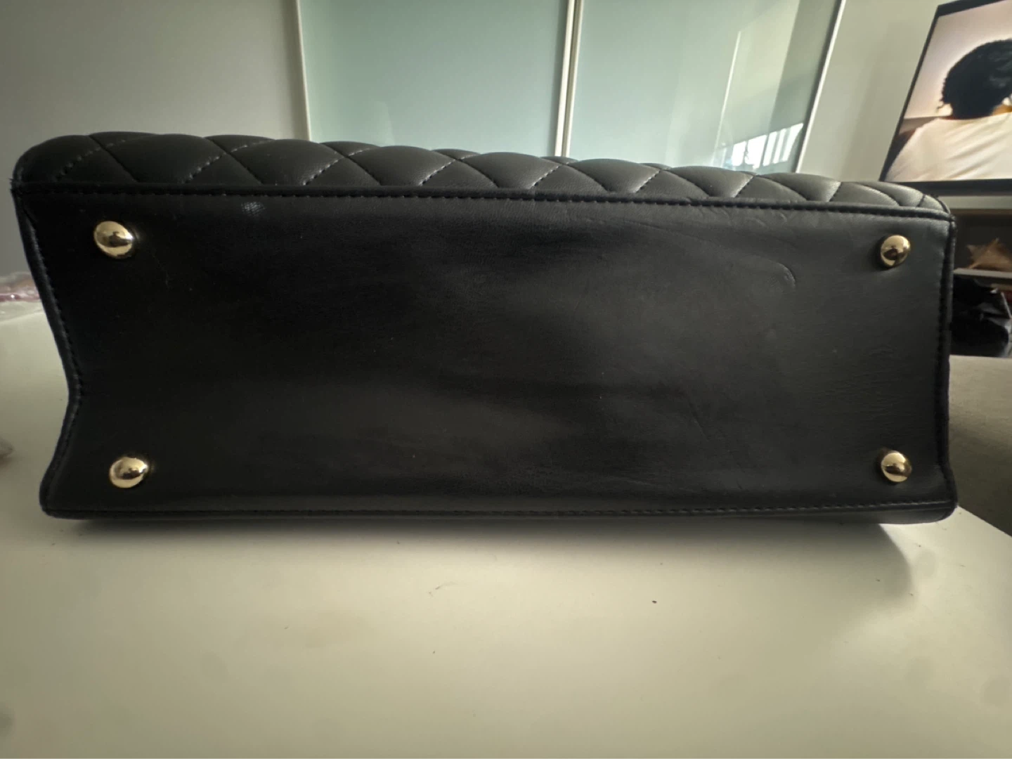 Guess Black Quilted Handbag - photo 4