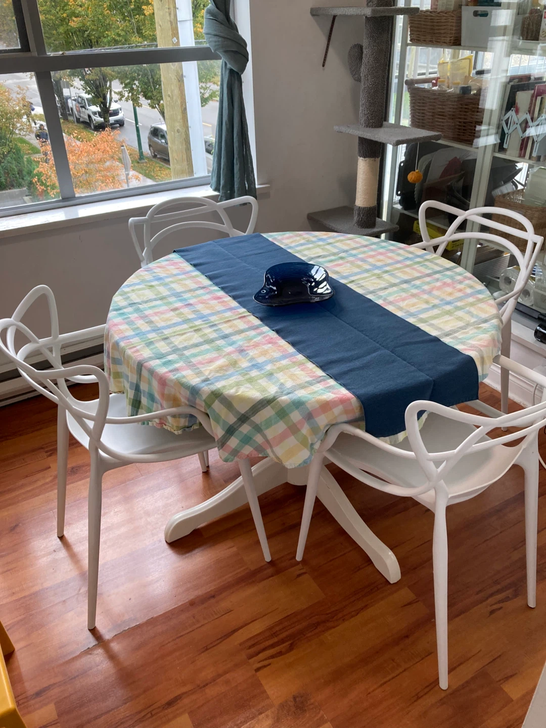 Set of 4 Masters Style Dining Chairs - photo 2