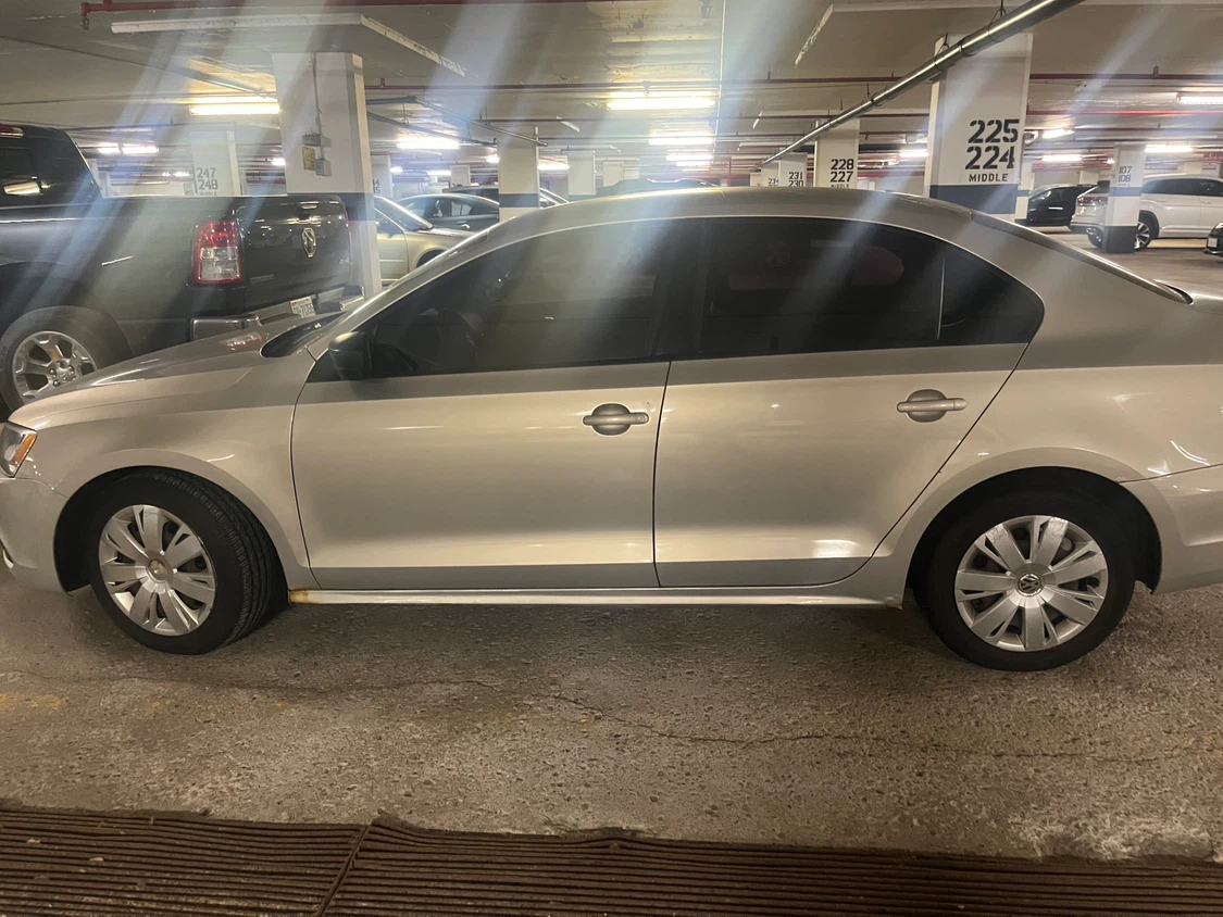 2011 Volkswagen Jetta AS IS - photo 2