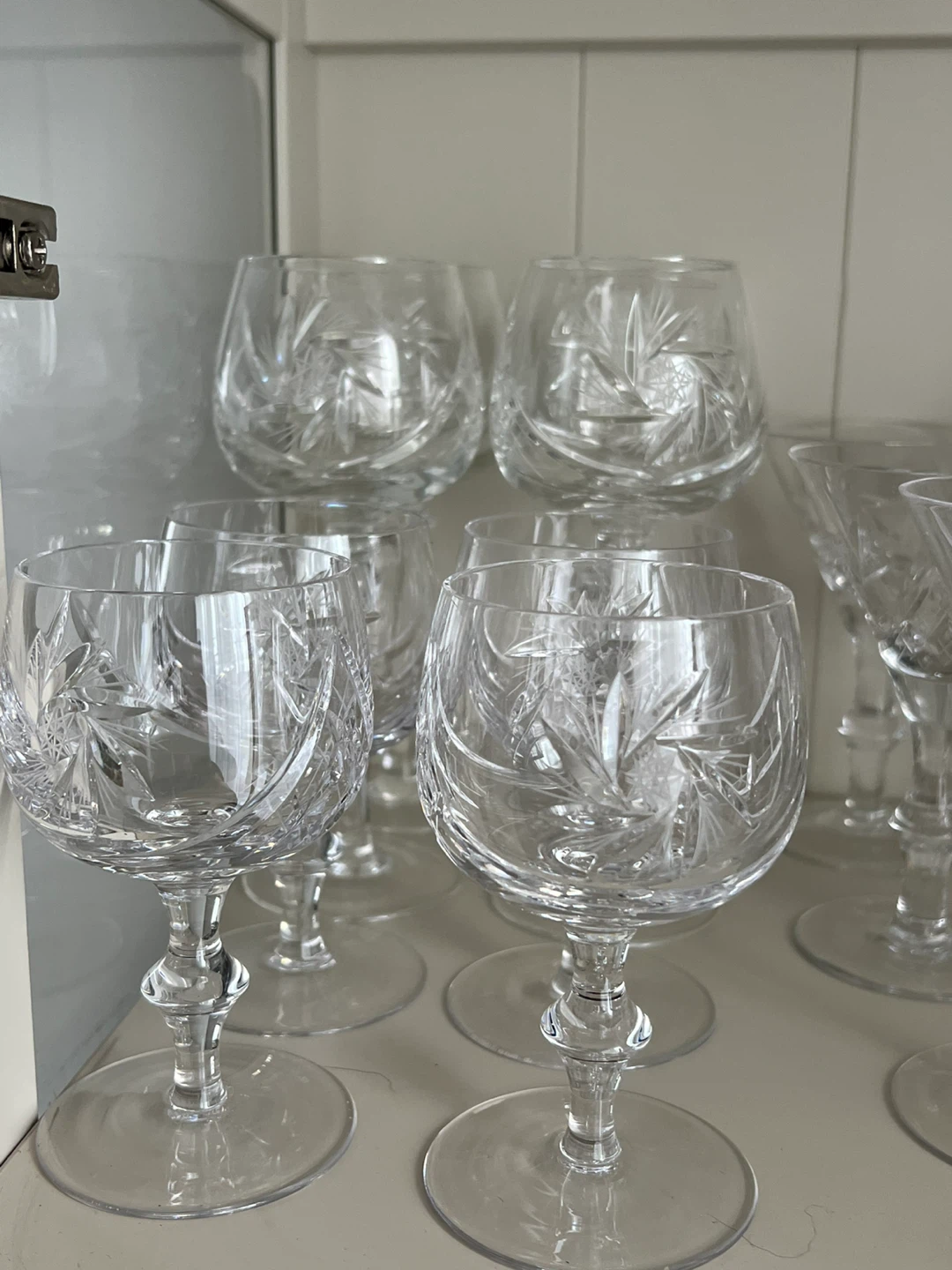 Set of 8 Pinwheel Wine Glasses - photo 2