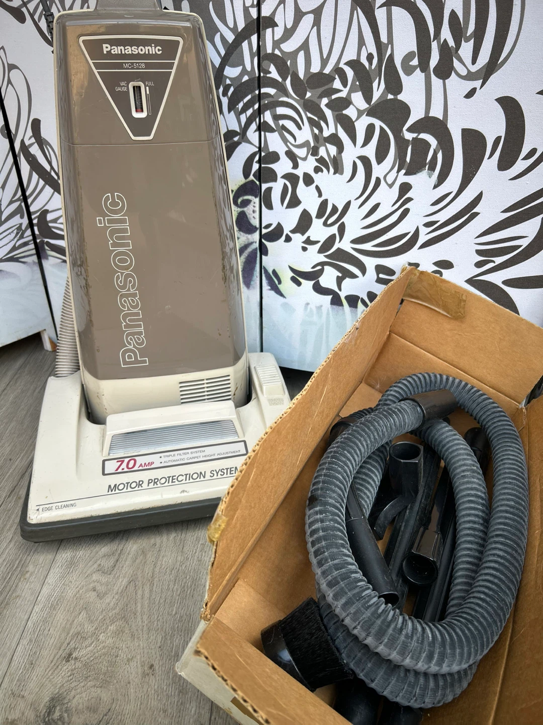 Panasonic MC-5128C Upright Vacuum Cleaner