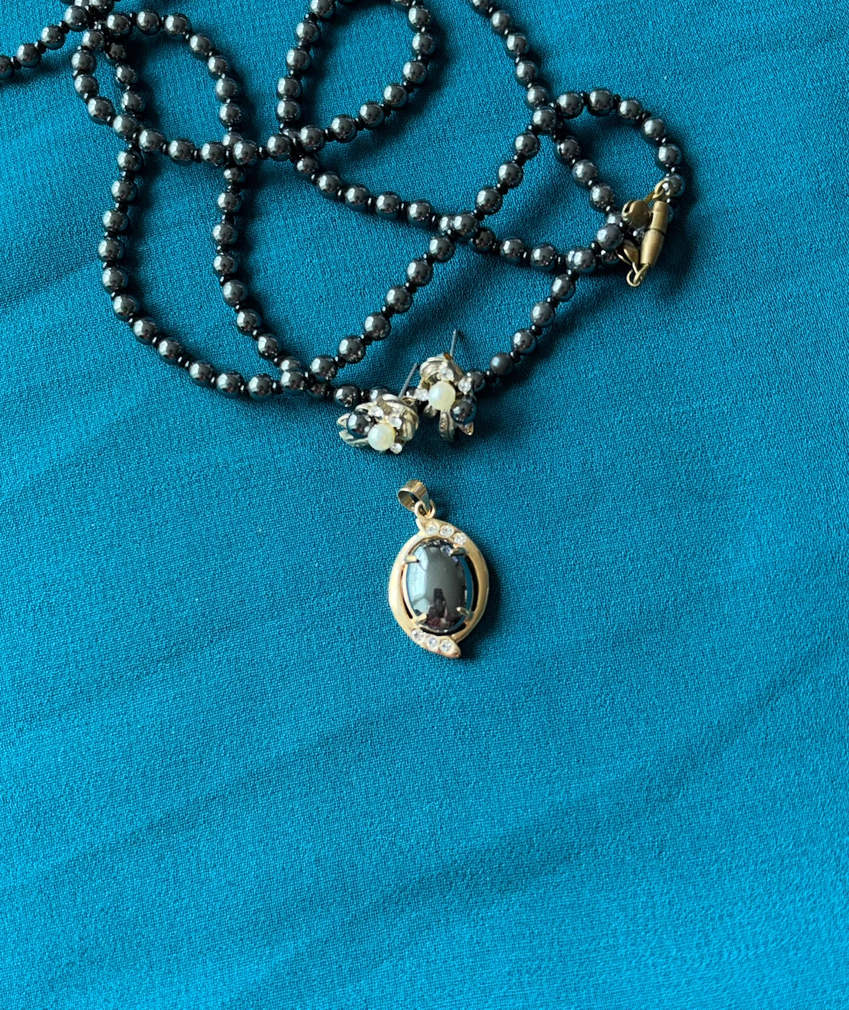 Hematite beads necklace, bracelet, and pendant & earrings set - photo 5