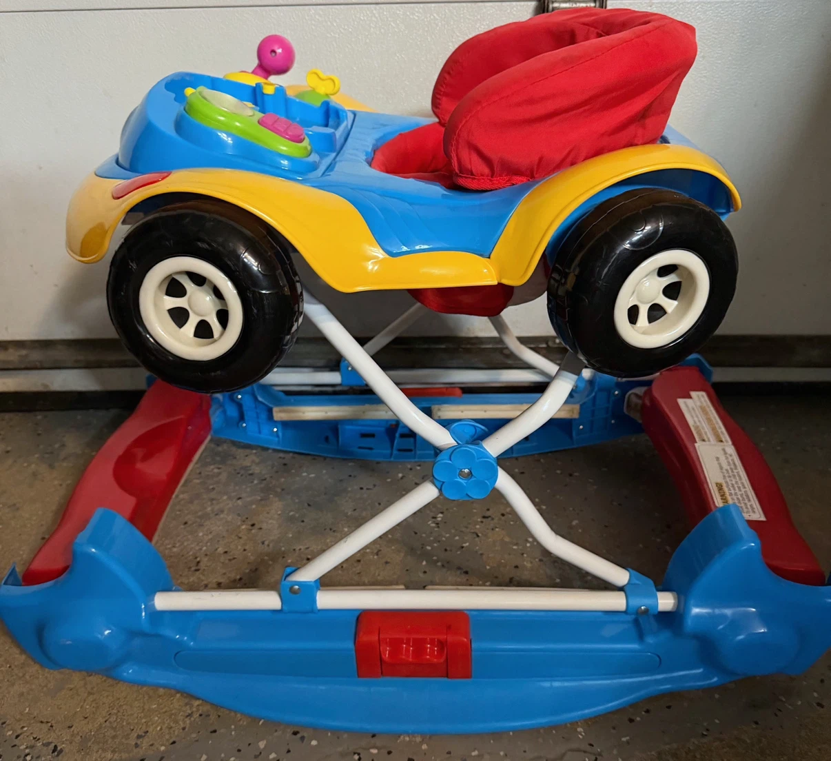 Dream On Me 2-in-1 Baby Walker and Rocker