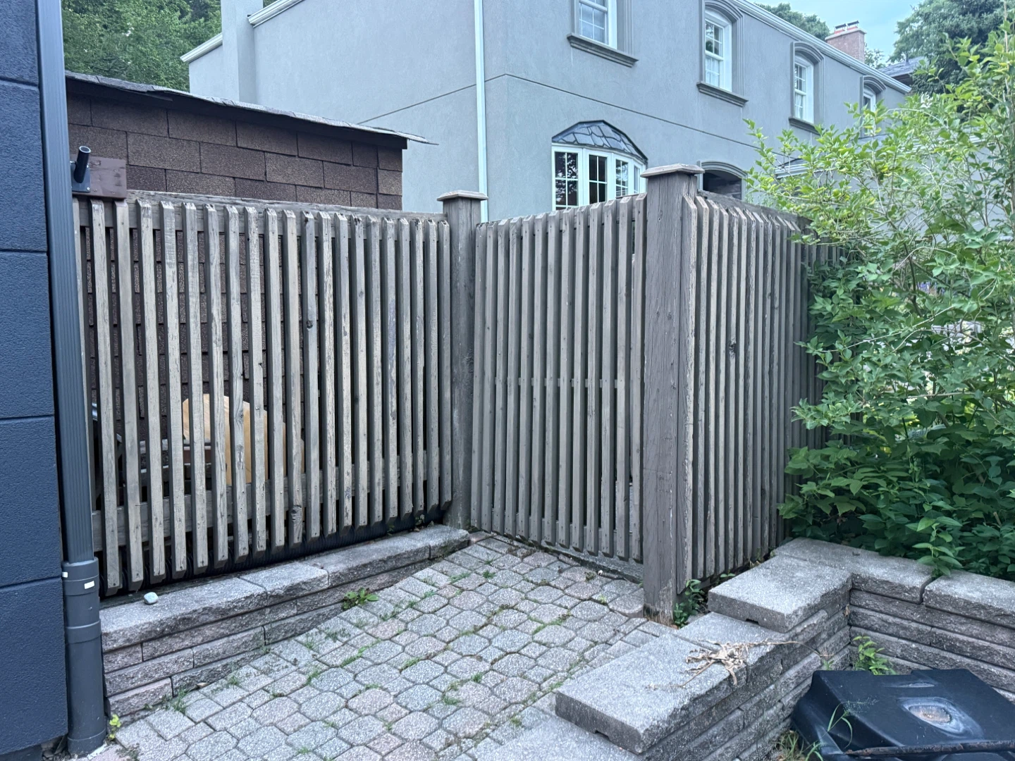 Used wooden privacy fencing panels - photo 3