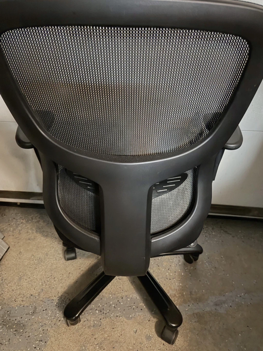 Black Mesh Office Chair - photo 2